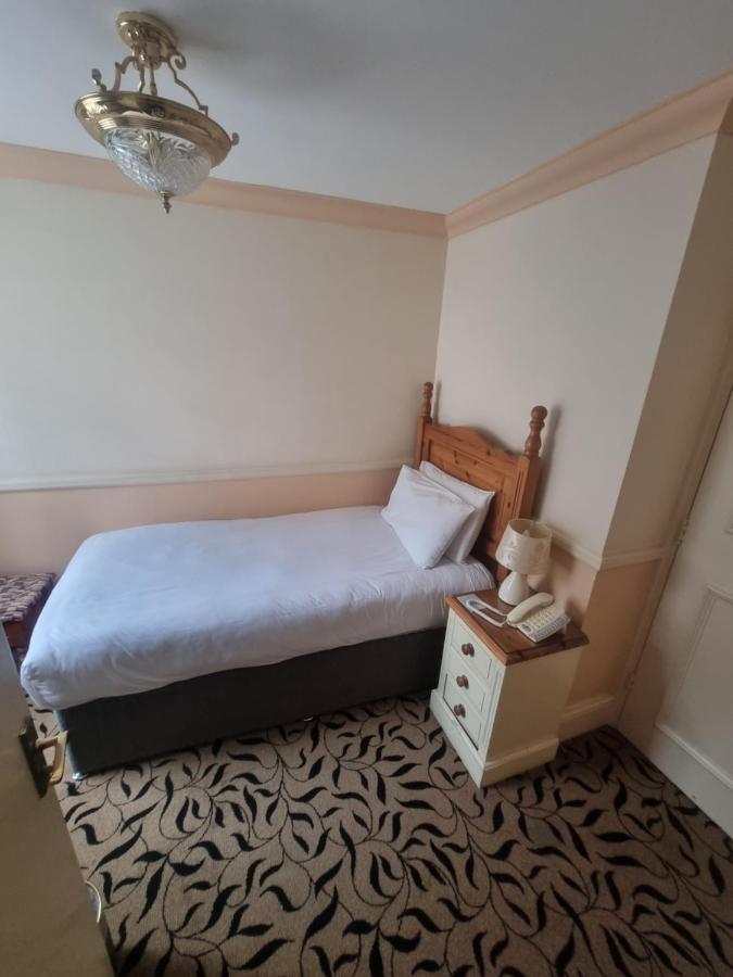 The Royal Oak Hotel Ramsgate Bagian luar foto