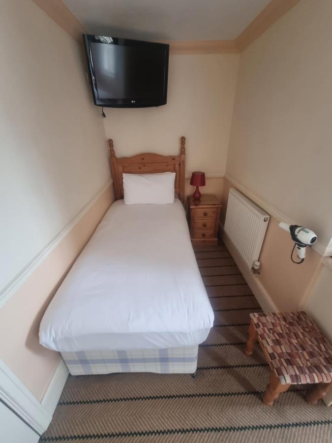 The Royal Oak Hotel Ramsgate Bagian luar foto
