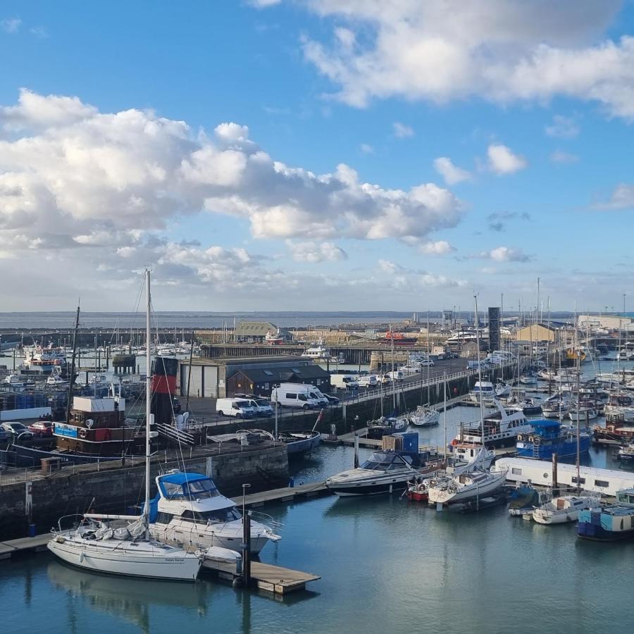 The Royal Oak Hotel Ramsgate Bagian luar foto