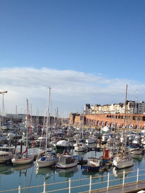 The Royal Oak Hotel Ramsgate Bagian luar foto
